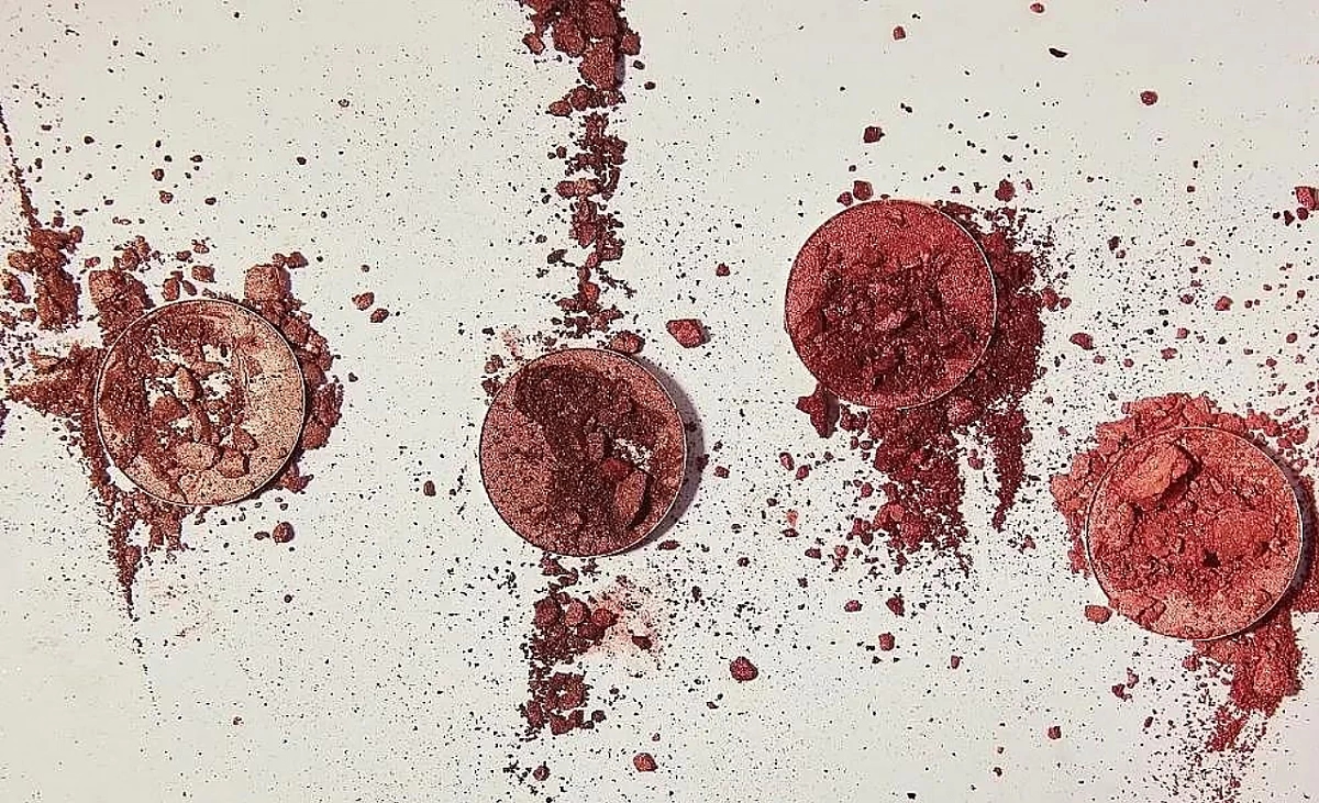 Blush richtig auftragen